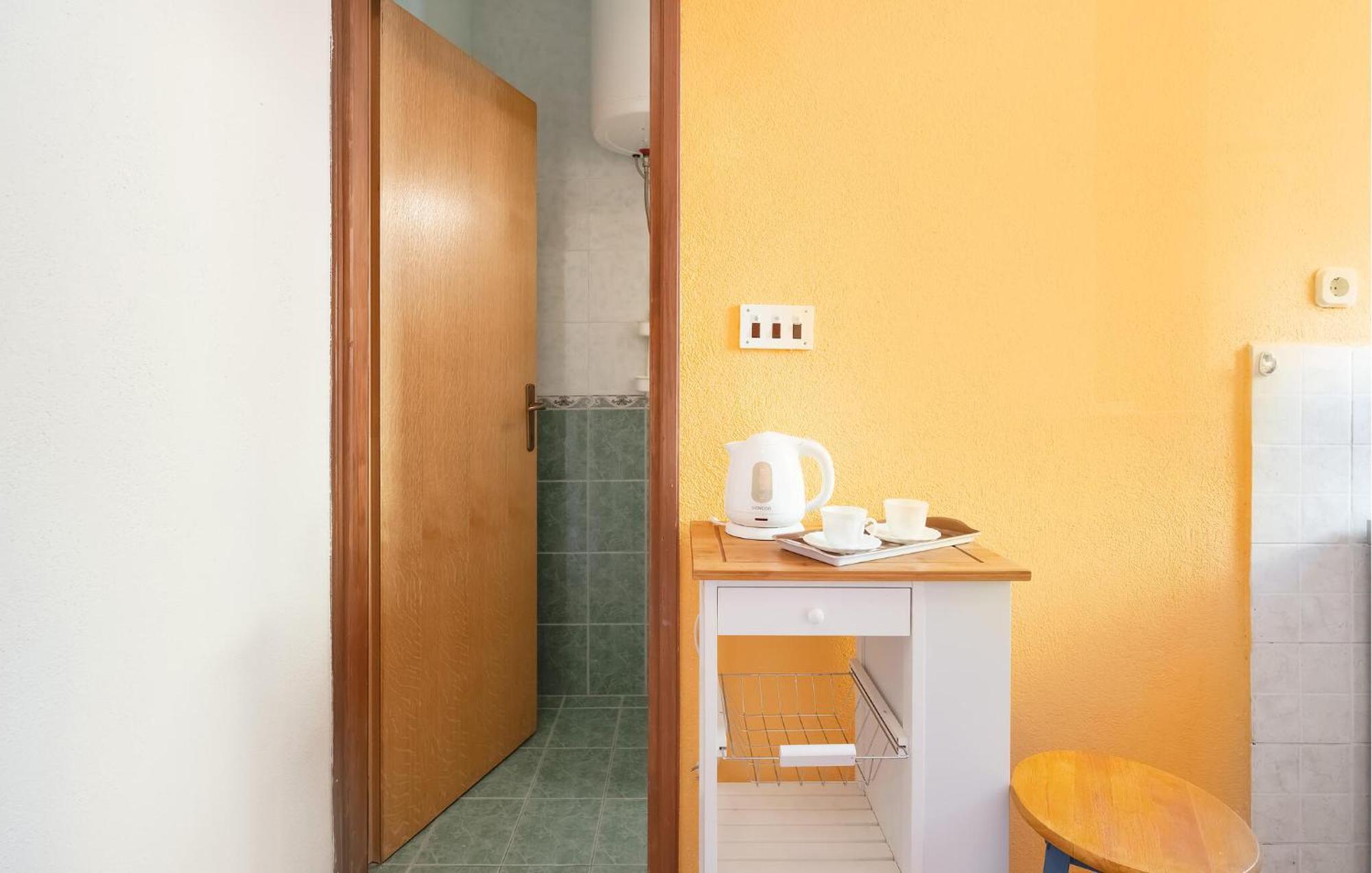 Lovely Apartment In Primosten With Kitchen מראה חיצוני תמונה